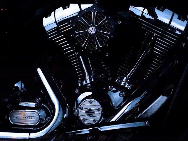 バイクのエンジンの画像